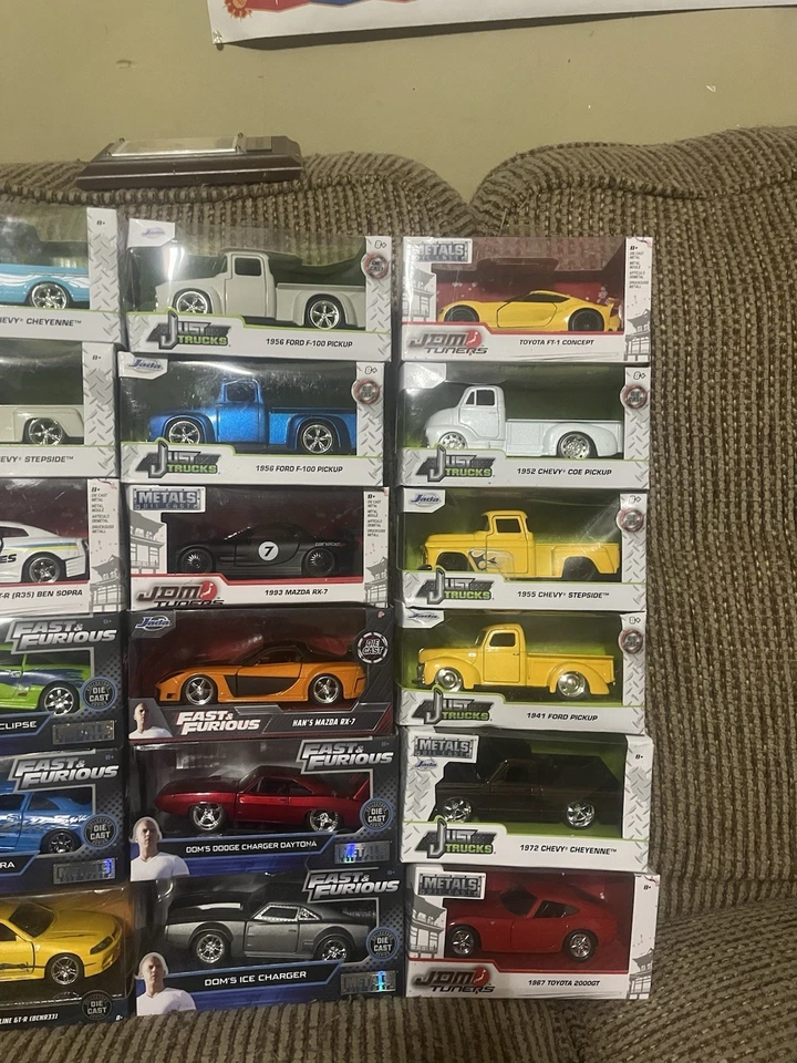 JADA Fast & Furious 1:24 Scale 35 car lot - Image 3 of 4