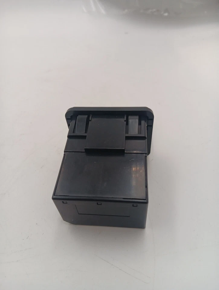 Toma de corriente inversor para Ram 1500 2500 3500 4500 5500 2013-2016 68159295AB Foto 3 de 4