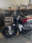 Szyba motocyklowa Turystyczna Triumph Rocket 3 R/ GT 2500 (2019-2025) mocowania