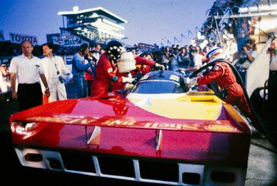 Hans Joachim Stuck Jr Klaus Ludwig Derek Bell Porsche AG Porsche 9- Old Photo 57