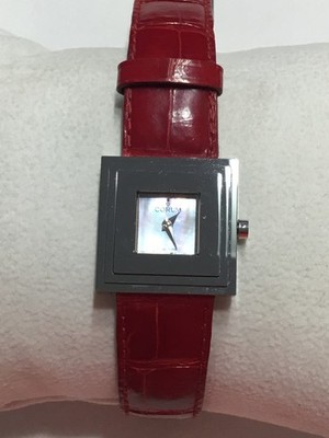 Damenuhr Corum 101.251.90 Sevinge Lady Perlmutt Zifferblatt Swiss Made