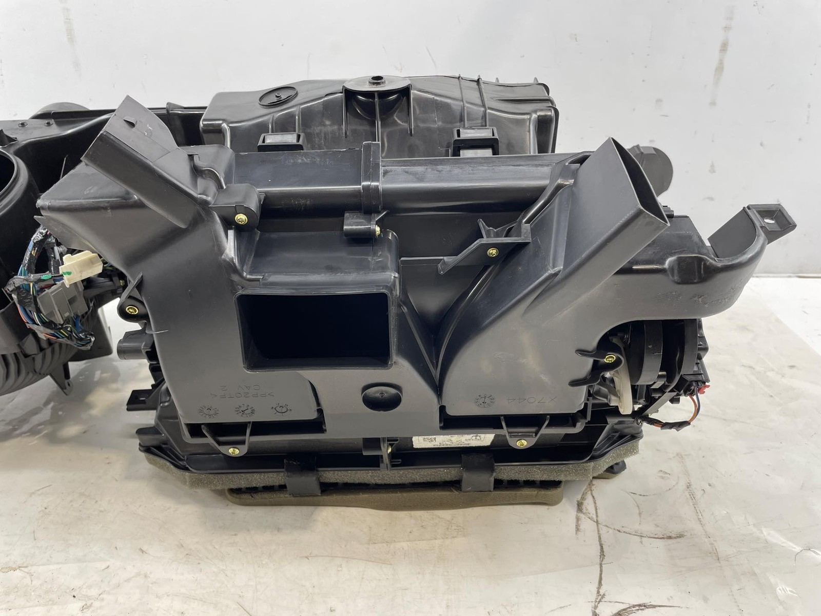 2014-2017 Maserati Quattroporte Climate AC Heater Blower Housing Box OEM