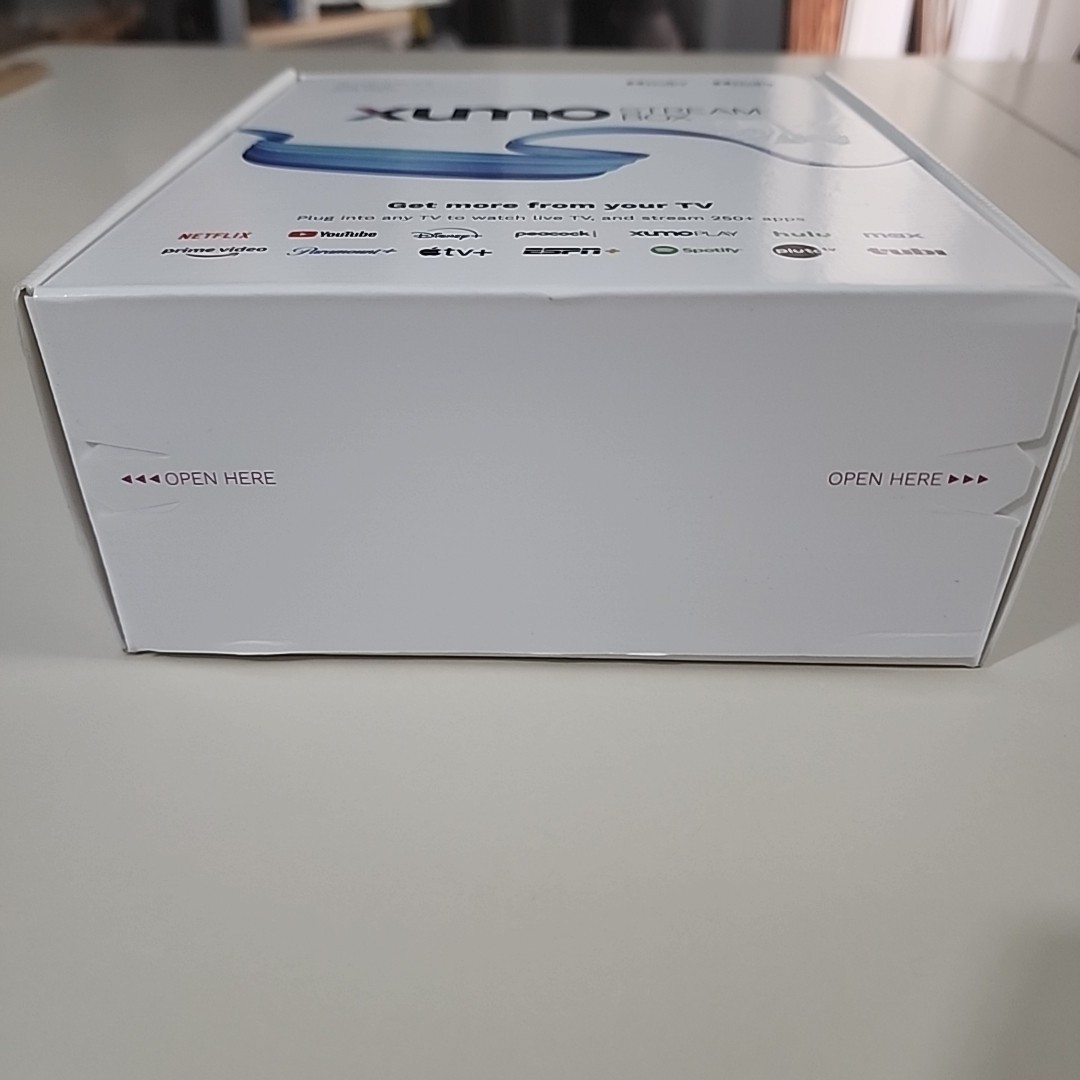 Xumo 4K UHD Stream Box New Sealed Box ESST11AEI