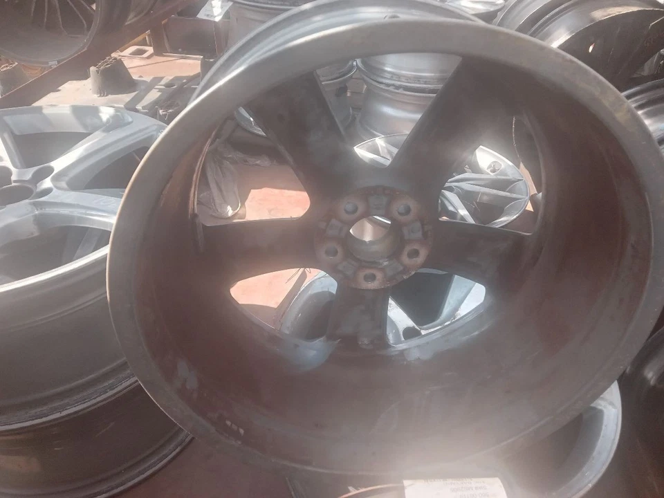 Used Wheel fits: 2014 Audi Q5 19x8 5 spoke arm spoke Grade A - Image 4 of 4