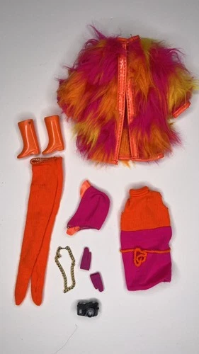 Vintage 1965 Mattel Francie #1766 Wild Bunch Coat Dress Boots Hat Camera *Read