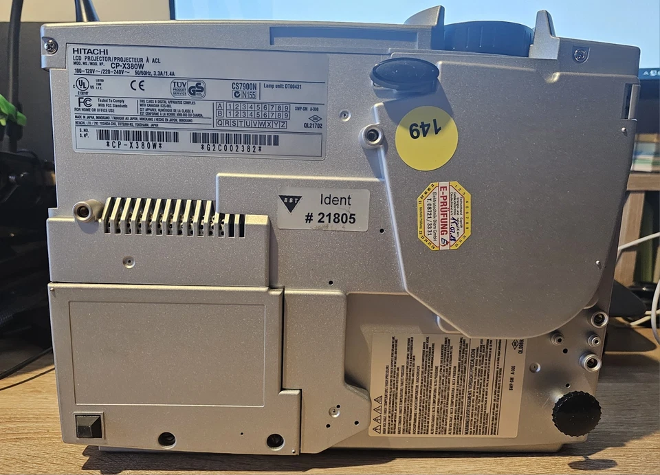 HITACHI LCD Projektor CP-X380W - Bild 4 von 4