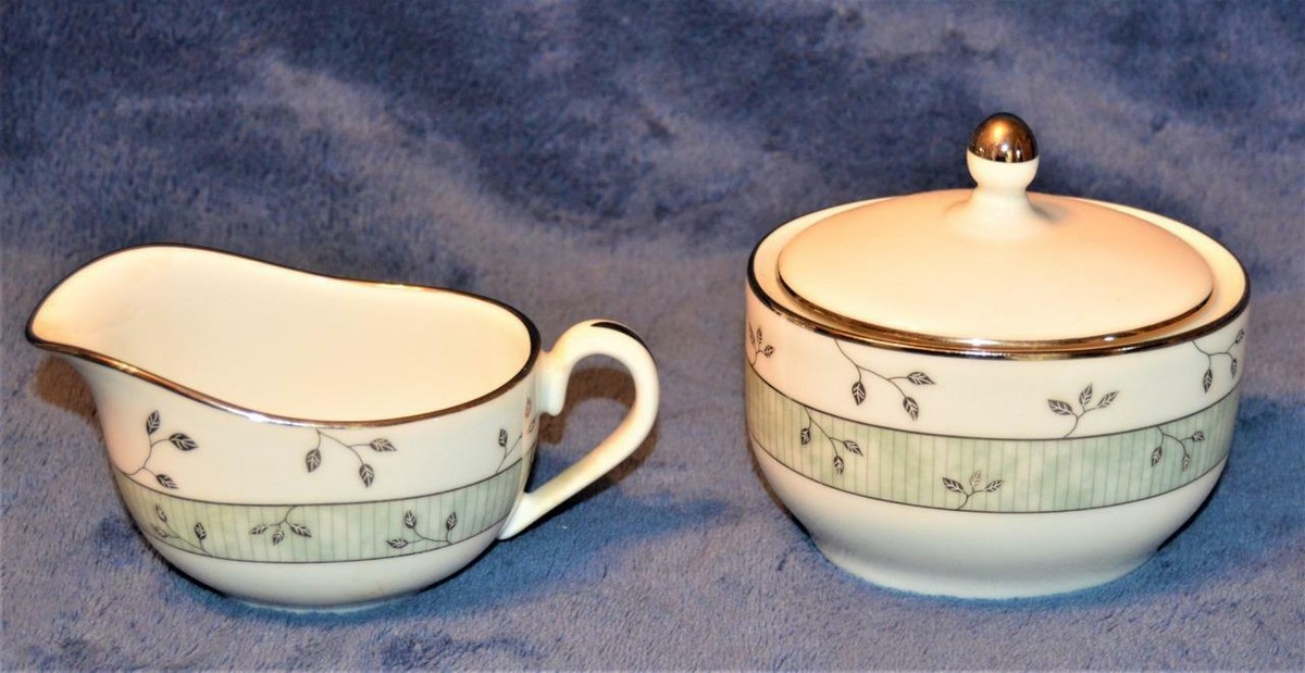 New Haviland Limoges France Platinum Trim MATIN de JADE Set 