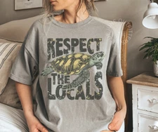 RESPECT THE LOCALS | SEA LIFE TURTLE RESCUE COMFORT COLORS® TEE