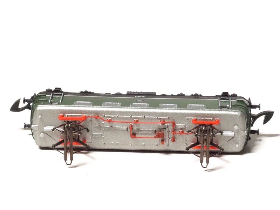 HIGH DETAIL Marklin Z-scale DB class 141 Electric locomotive Era IV Coreless - Image 2 of 4