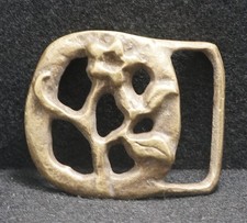 WA03137 VINTAGE 1970s CUT OUT FLOWER FASHION/ART SOLID BRASS BELT BUCKLE