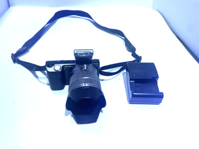 Sony NEX-5 16.1MP Mirrorless Camera with 18-55mm F3.5-5.6 Lens