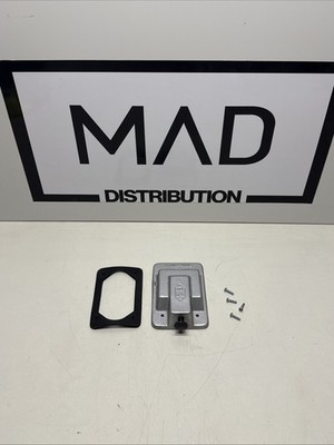 DS128 - Crouse-Hinds Cast Aluminum Single-Gang Raintight Snap Switch Cover with
