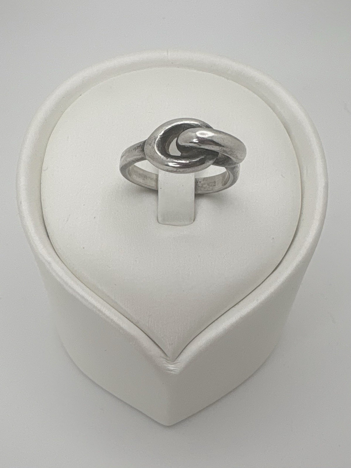 Vintage Solid Sterling Silver Knot Ring – Size 6 … - image 9