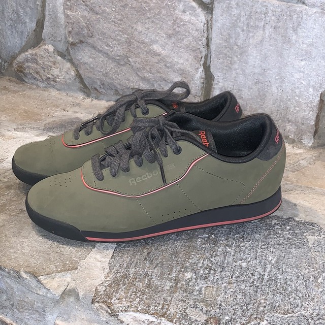 reebok studded shoes