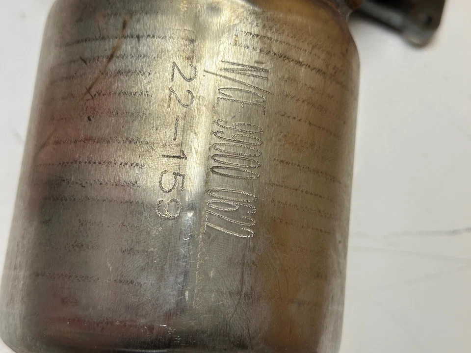 Colector de escape convertidor catalítico MagnaFlow 22-159 2015-20 Jeep Compass 2,4 L Foto 3 de 4