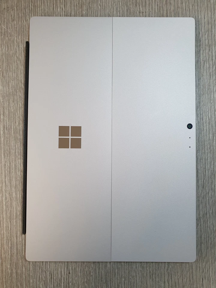 Microsoft Surface Pro (5th Gen) 12.3" M3-7Y30 4GB RAM 128GB NVMe Grade C EM1102 - Image 4 of 4