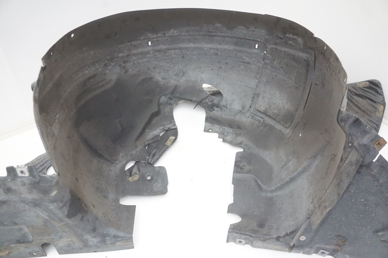 Front Right Inner Fender Liner OEM 6G33-166562-AE Aston Martin V8 Vantage 2008
