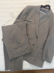 Men’s Tommy Hilfiger 54 Light Gray Suit, Jacket And Pants