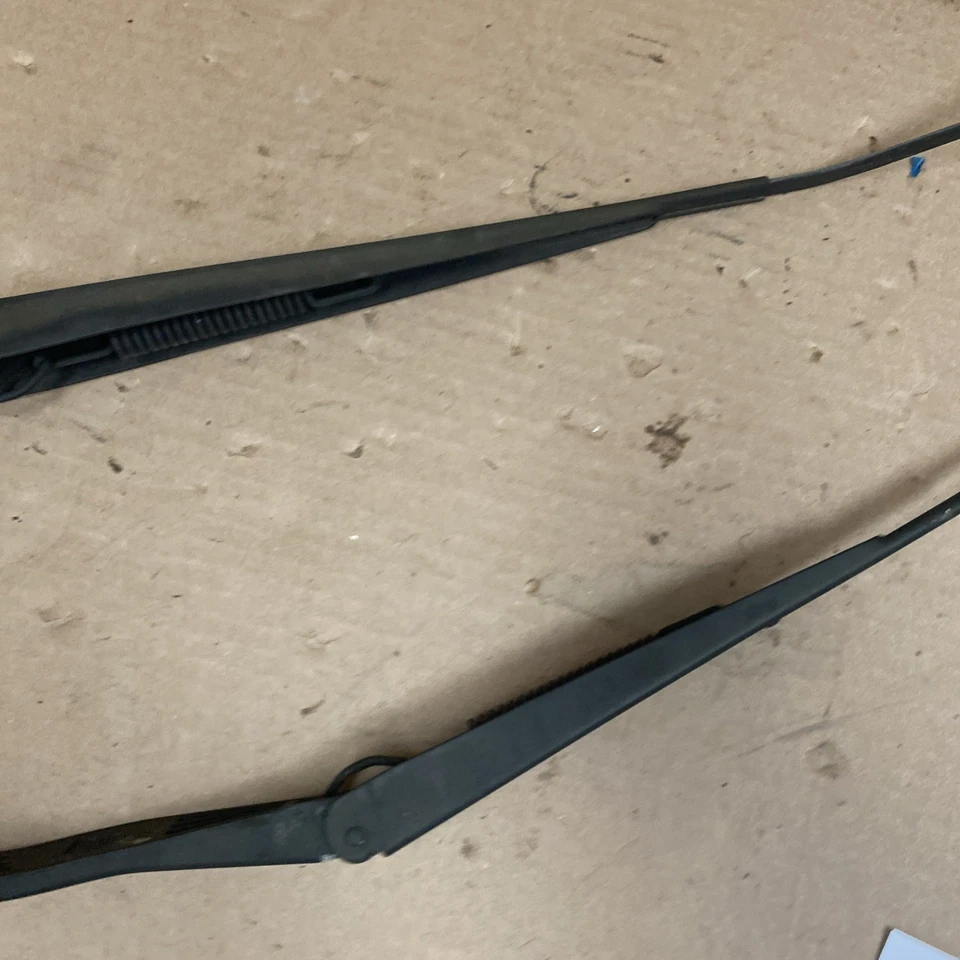 Brazo limpiaparabrisas delantero izquierdo derecho Subaru Impreza Wagon 2005 2006 2007 51325 Foto 2 de 4