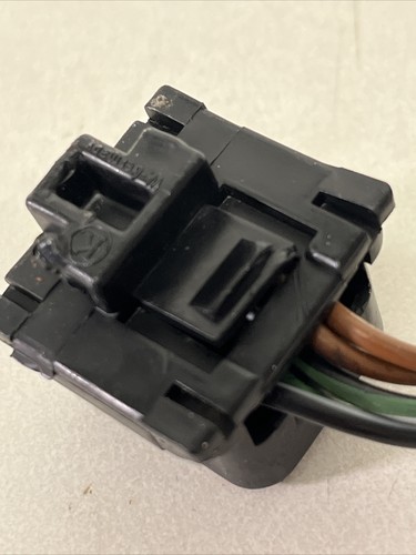 80-85 Mercedes R107 380SL 3 Port 5 Wire Plug Connector Pigtail OEM 9624 O - Picture 5 of 6