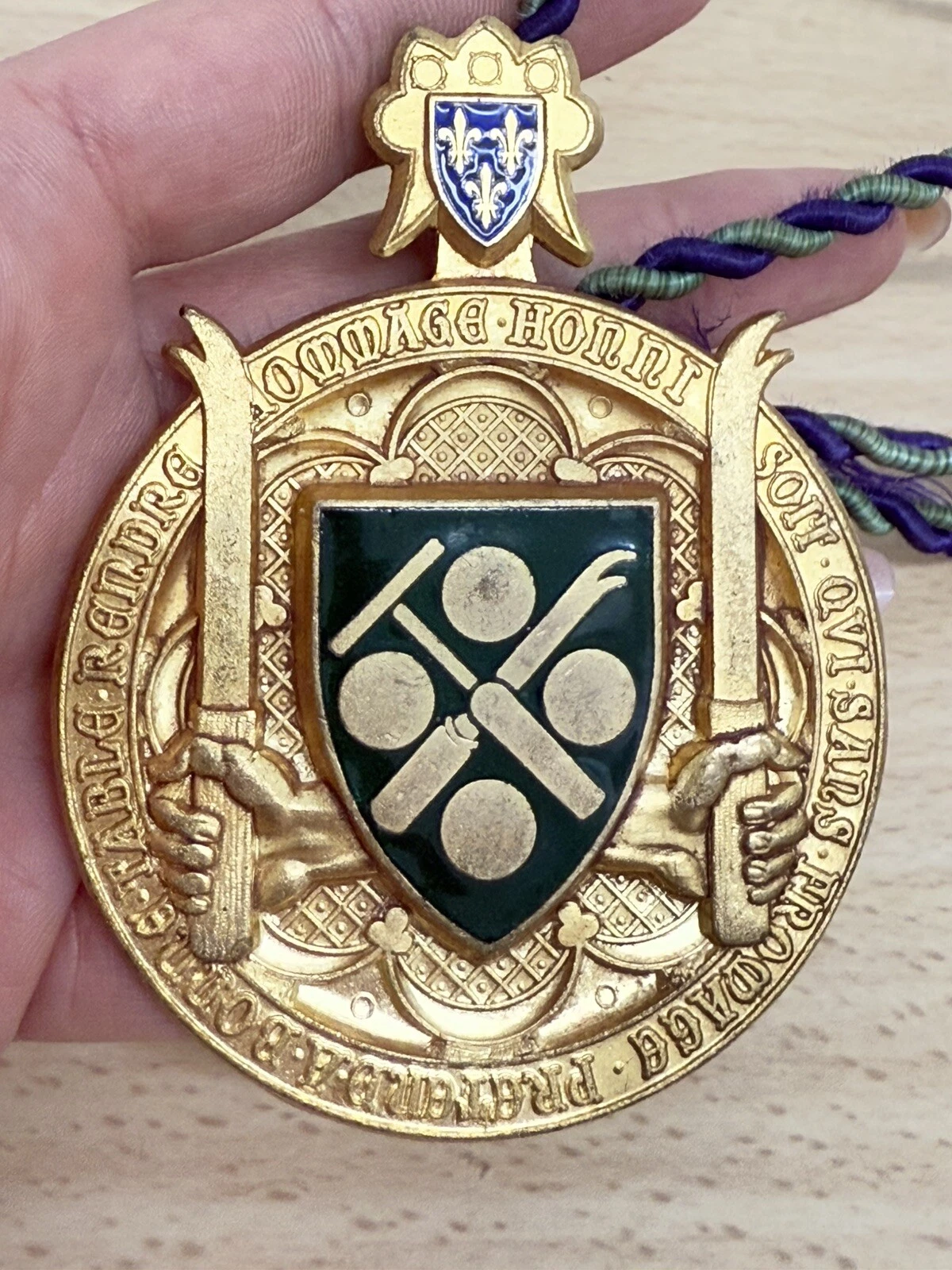 Médaille Prétend À Bonne Table Rendre Hommage Honni Soit Qui Sans Fromage