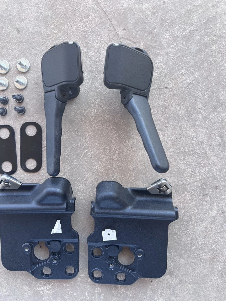 Juego de pestillos de bloqueo y placas de golpe diestro derecho diestro Ford Mustang 2005-14 convertible superior Foto 3 de 3