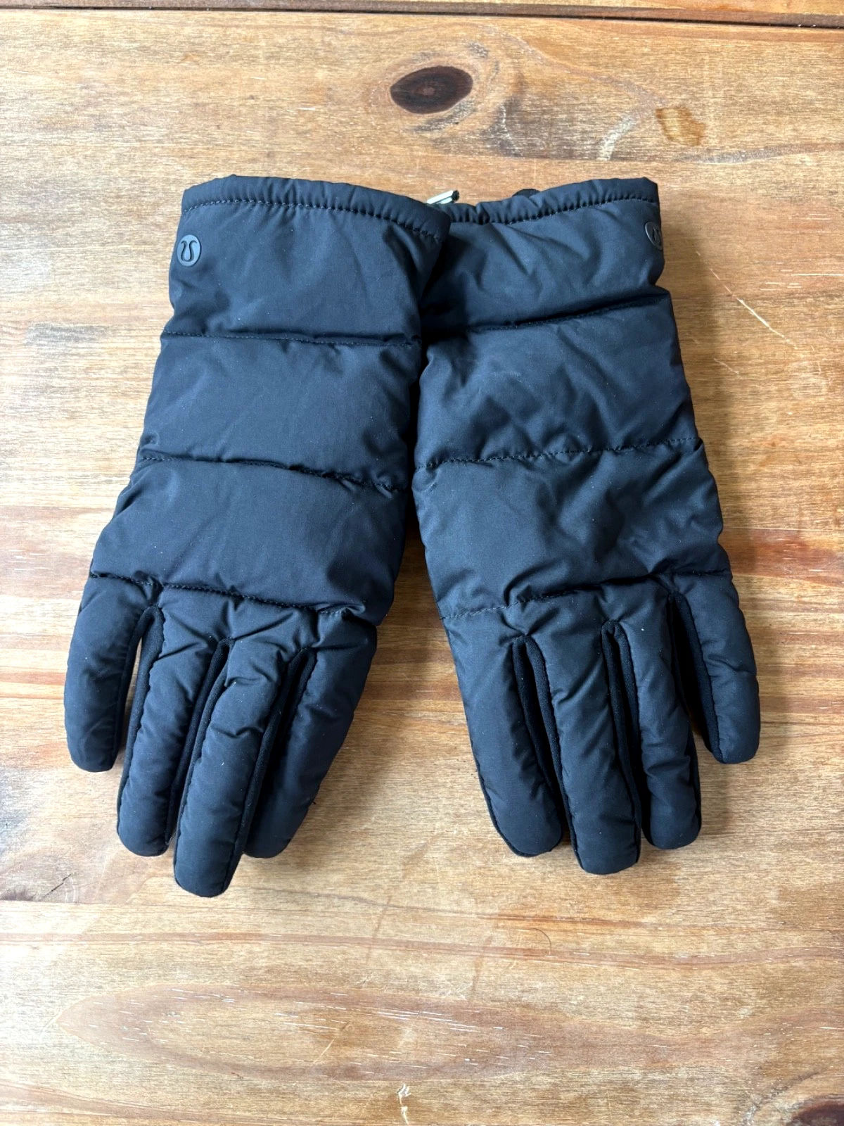 Lululemon Women’s Feather Down Puff Gloves Medium Black