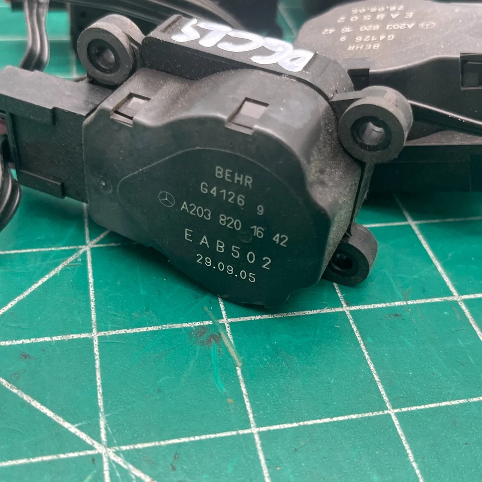 03-11 MERCEDES-BENZ W219 CLS CLASE E AC CALENTADOR SOLAPA PUERTA ACTUADOR MOTOR CONJUNTO OEM Foto 3 de 4