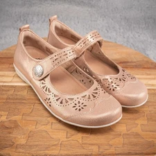 Earth Shoes Women's Alder Adel Mary Jane Shoes- Nude Leather US 6 M