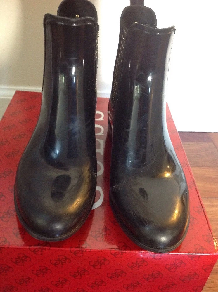 Low black 2024 rain boots