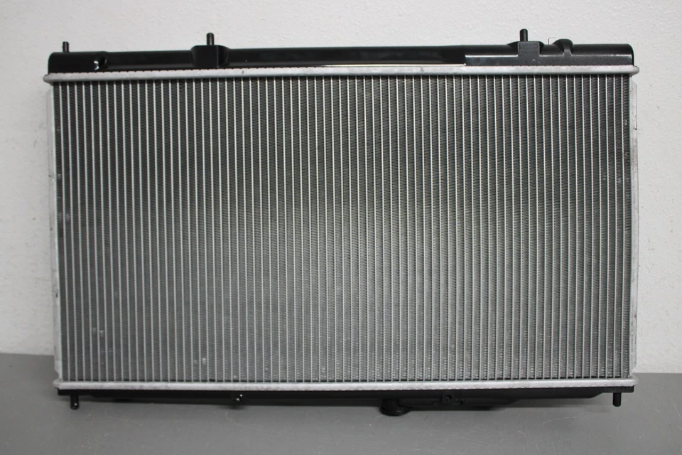 1994 1995 1996 1997 1998 MITSUBISHI GALANT FRONT RADIATOR Foto 2 de 4