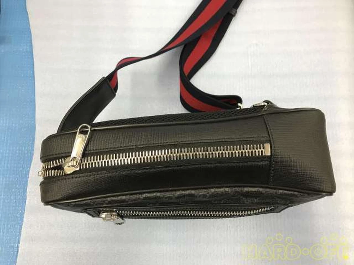 Auth GUCCI Black GG Supreme Belt Bag