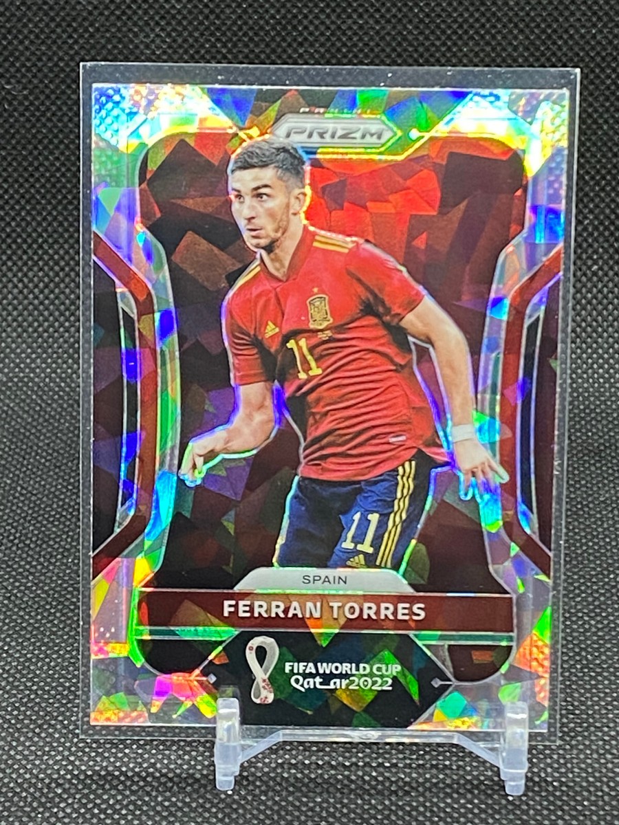 2022 Panini Prizm World Cup Silver Cracked Ice Ferran Tores Spain