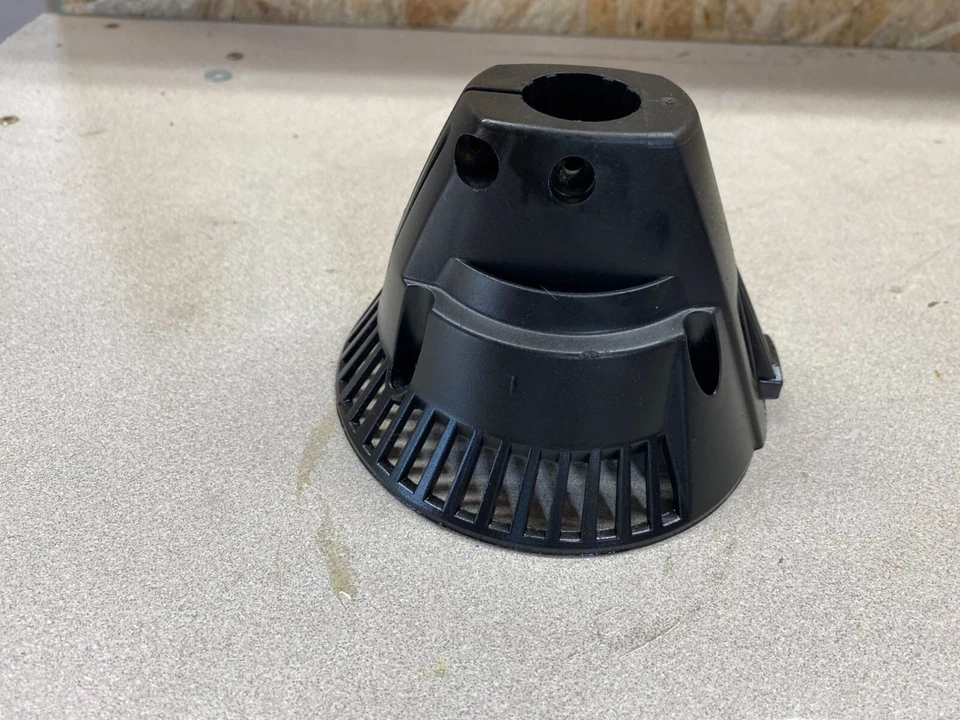 MTD PRO 4 Cycle 26.2cc Gas String Trimmer Shaft To Engine Cover - Image 3 of 4