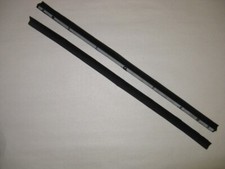 Mg Glass To Door Oe Waist Outer Rubber Seals Set Right Left 63-80