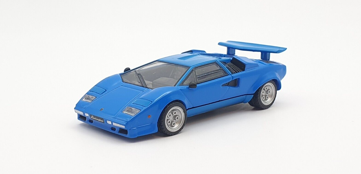 1/64 CM's LAMBORGHINI COUNTACH LP500S BLUE w/ Detailed Engine