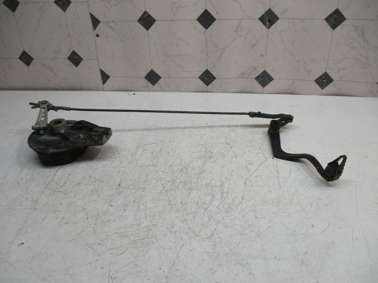 Honda xr350r xr 350 r 1985 85 Rear brake plate pedal assembly