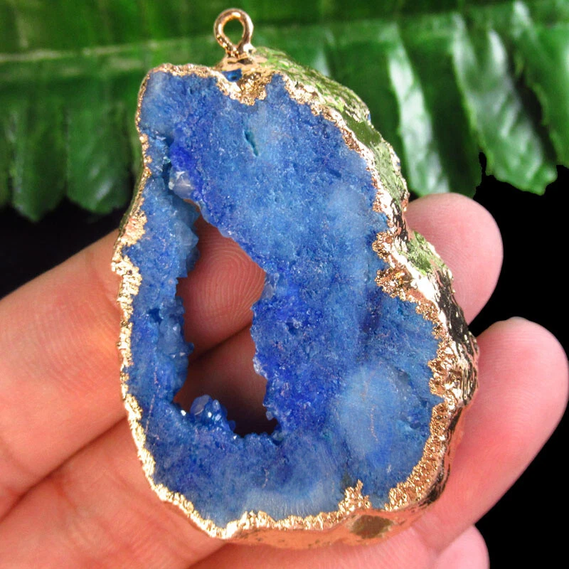 Geode pendant 2024