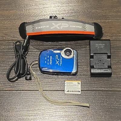 FUJIFILM FINEPIX XP10 青 本体と充電器 FUJIFILM FINEPIX XP10 青