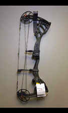 Bowtech Carbon One RH Compound Bow 70 lb Green/Black Carbon