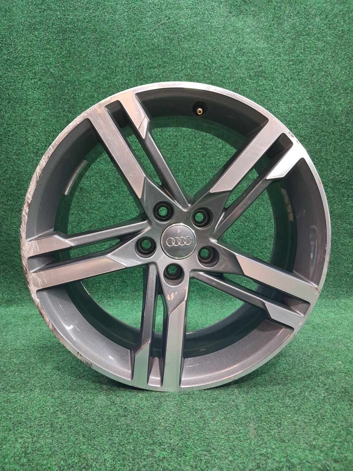 Audi Wheel Aluminium Rim 8jx18 5-double Spoke Oem 8w0601025m