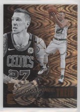 2017-18 Panini Essentials Spiral Daniel Theis #141 1u6