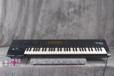 KORG 01/W FD Music Workstation Synthesizer in Good Condition