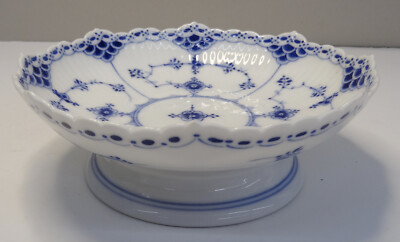 Antike Royal Copenhagen 511 Sockel Porz. Schale Halbspitze Musselmalet Riflet
