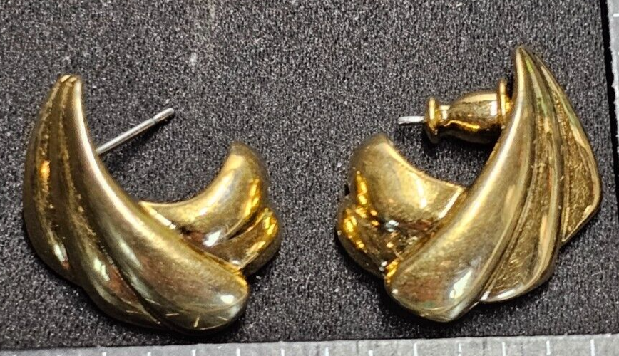 Vintage Napier Gold Tone Stud Earrings, Retro Swoop Design, 80s