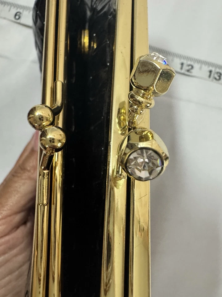 Cartera y monedero Nicole Lee Signature triple doble lateral Love dorado negro Foto 3 de 4