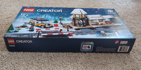 LEGO Creator Winter Village Station 10259 Christmas Building Kit Retired Set NIB