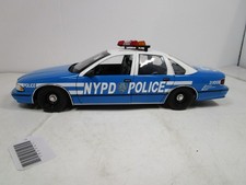 UT MODELS 1/18 BLUE/WHITE 1996 CHEVY CAPRICE NYPD POLICE *USED WITH ISSUES* READ