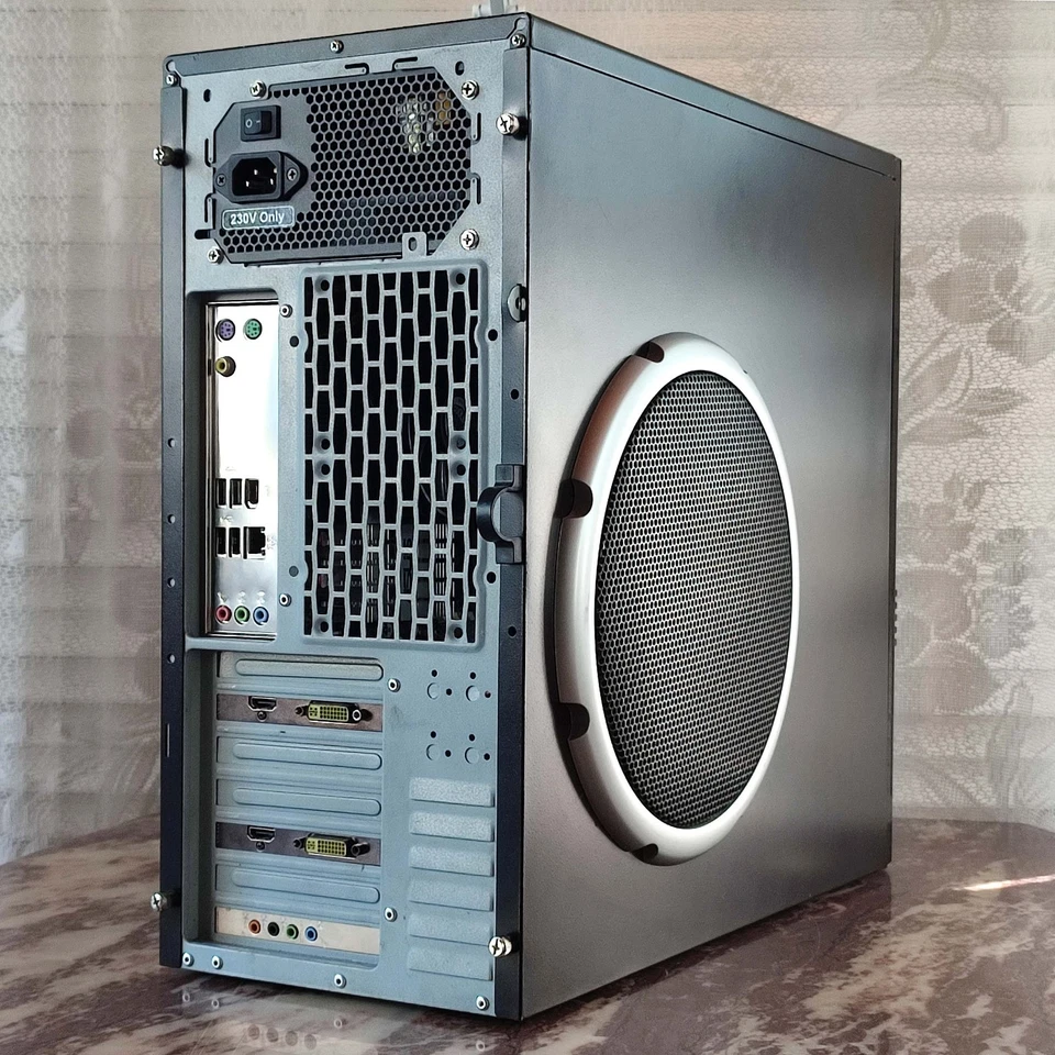 Dream Machine 2007 Retro Gaming PC - Core2Duo, Geforce 9600GT SLI, WD Raptor - Image 4 of 4