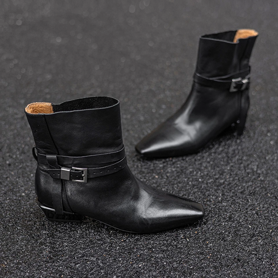 Botas de cuero de vaca de tacón bajo para mujer Botas de invierno Tacón grueso Cinturón Hebilla Botas de caballero Foto 2 de 4